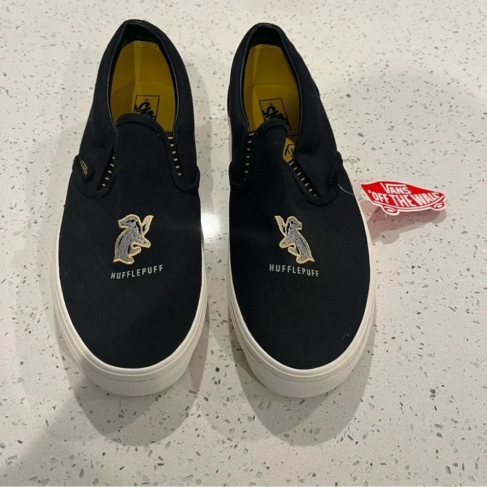 NWT Vans X Harry Potter Hufflepuff Slip-On sneakers Black Mens US 8